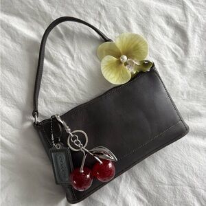 1999 Coach Glove Tanned  Cowhide Leather Demi Shoulder bag. Made in the U.S.A.